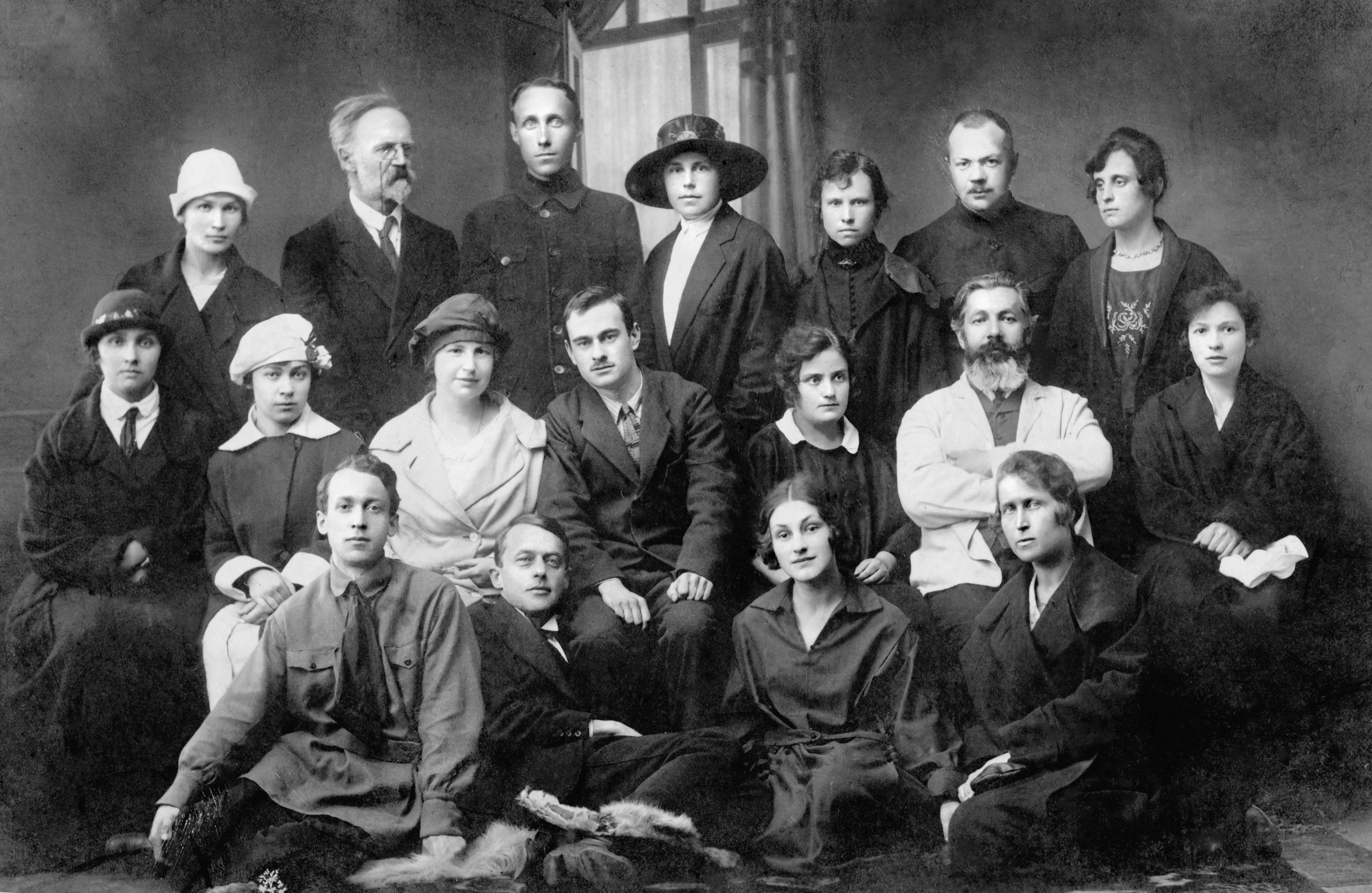 Преподаватели пединститута в 1920-е гг. 