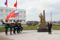 Торжественный митинг у мемориала «Воин-освободитель»