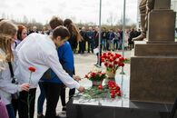 Торжественный митинг у мемориала «Воин-освободитель»