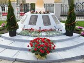 Торжественное возложение цветов к Стеле погибшим в годы Великой Отечественной войны сотрудникам университета