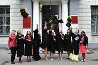 Вручение дипломов выпускникам факультета иностранных языков и международной коммуникации