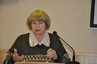 «И мы, признательные внуки, его всем подвигам благим во имя Правды и Науки здесь память вечную гласим»