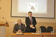 «И мы, признательные внуки, его всем подвигам благим во имя Правды и Науки здесь память вечную гласим»