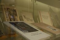 Книжная выставка, приуроченная к празднованию 40-летия реорганизации Калининского педагогического института в Калининский государственный университет.