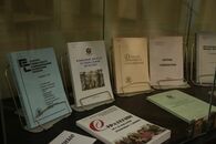 Книжная выставка, приуроченная к празднованию 40-летия реорганизации Калининского педагогического института в Калининский государственный университет.