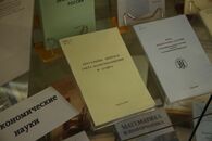 Книжная выставка, приуроченная к празднованию 40-летия реорганизации Калининского педагогического института в Калининский государственный университет.