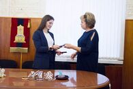 Вручение удостоверения аспиранта ТвГУ призеру Олимпийский игр Наталье Непряевой